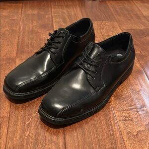 Nunn Bush Black Oxford Dress Shoes with Wingtip Design